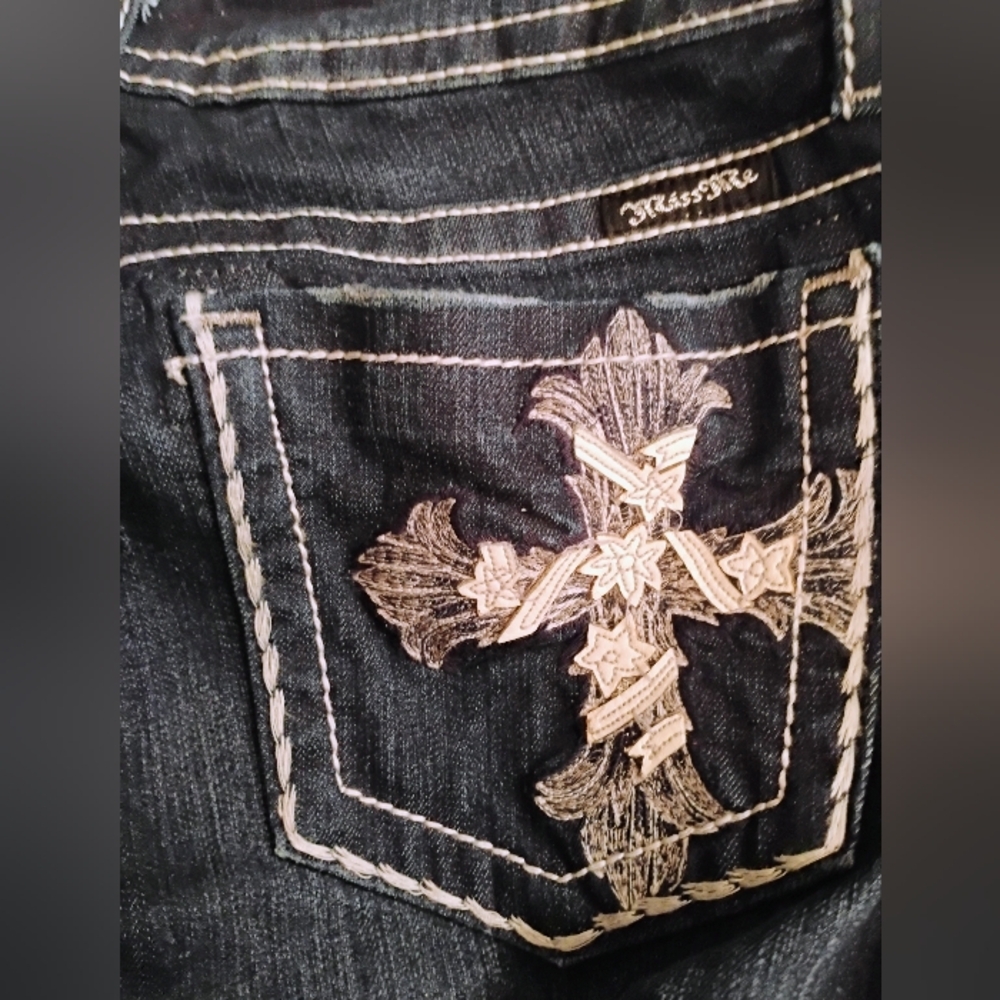Miss Me Jeans Size 29. Only Worn 1 Time. Blue Jeans With Embroidered Cross